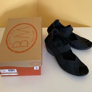 Bernie Mev open-toe, woven, stretchy ‘heel’